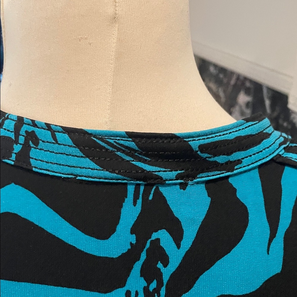 Serengeti Turquoise and Black Patterned Fabric - Picture 13 of 15